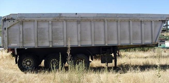 Un detenido en Villandangos por el robo de dos semirremolques