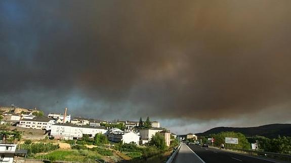 El incendio de Villafranca sigue en el 'nivel 1' con siete focos diferenciados