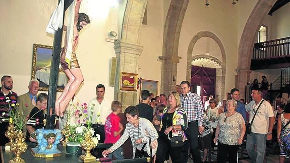 El ofertorio del Cristo en Cristóbal recauda 1.150 euros para mejoras