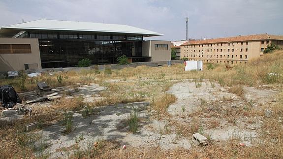 La limpieza del solar para la ampliación del campus empezará la próxima semana