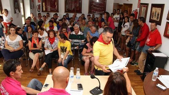La subasta de los balcones de la Plaza del Coso de Peñafiel remonta la crisis