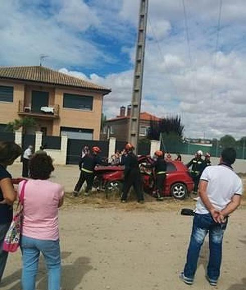Heridas dos personas, una menor de edad, en un accidente en Puente Duero