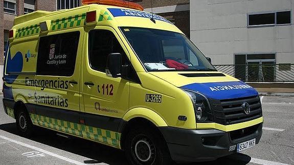 Tres jóvenes heridos al chocar contra un muro en Aguilafuente