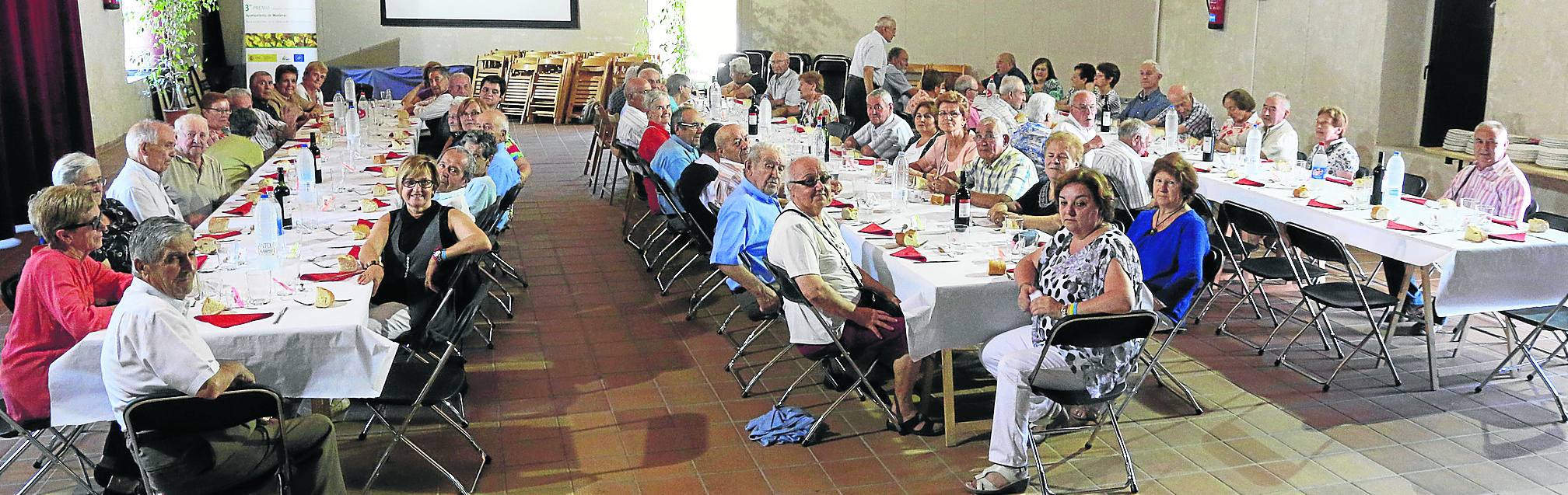 La alegría de los mayores de Monleras toma protagonismo para despedir las fiestas