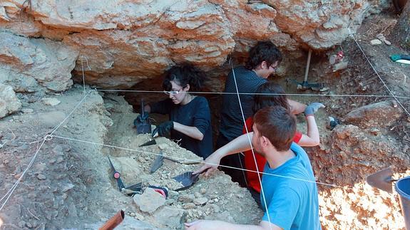 Segovia arroja luz sobre la historia de los neandertales en 'Abrigo del Molino'