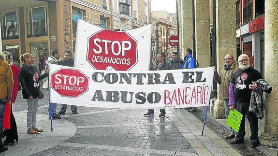 La Plataforma de Afectados por la Hipoteca protagoniza ‘un pasacalles bancario’