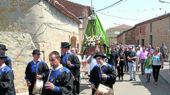 Gomecello regaló sones charros a su patrona, la Virgen de la Esperanza