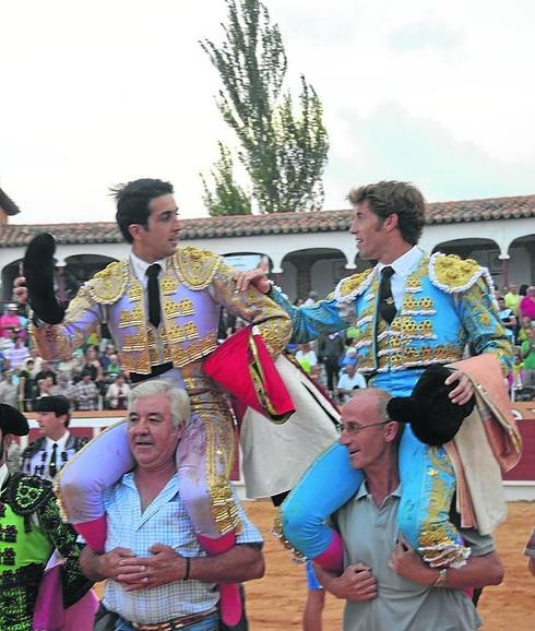 Escribano y Castaño salen a hombros tras la corrida de ferias en Peñaranda