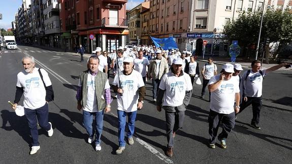 Más de un centenar de ganaderos inician en León la 'marcha blanca' en defensa del futuro de la leche
