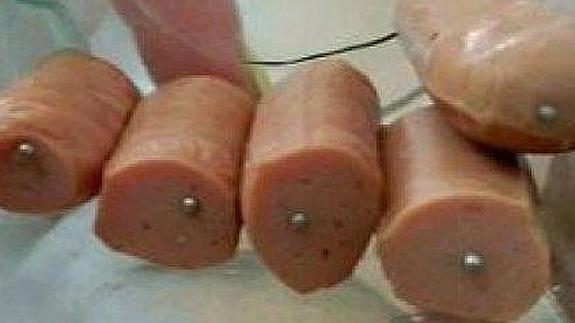 Buscan en Zamora al responsable de colocar salchichas con alfileres para matar perros