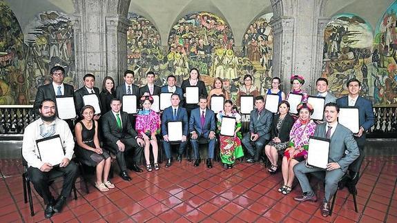 Un alumno de la Usal, premiado por el presidente de México