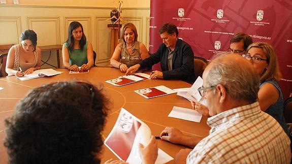 La Diputación concede una subvención de 20.000 euros a cada grupo de acción local