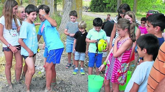 Entre adobes, aros y veletas