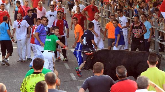 El fallecimiento de un hombre en el primer encierro tiñe la fiesta de luto