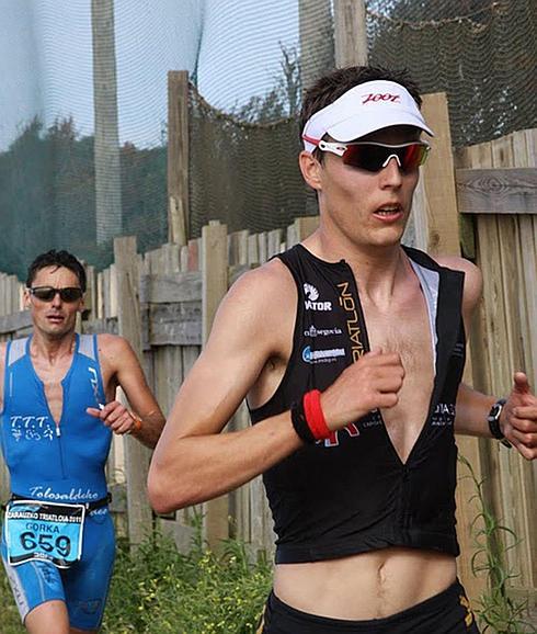 Manuel del Real gana el Triatlón de Alba de Tormes