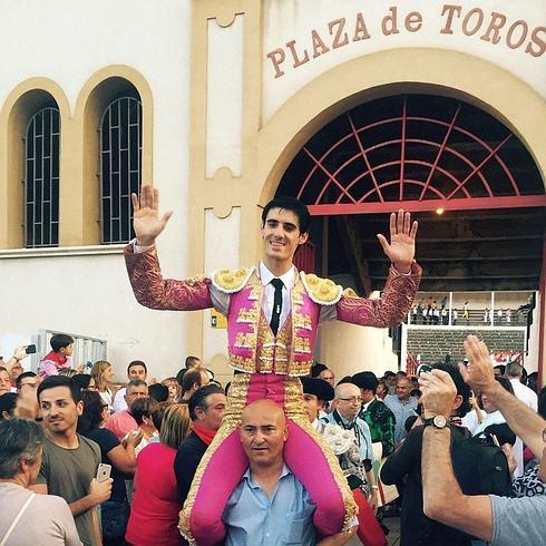 El Club Taurino de Calahorra declara triunfador de la Feria 2015 a Víctor Barrio