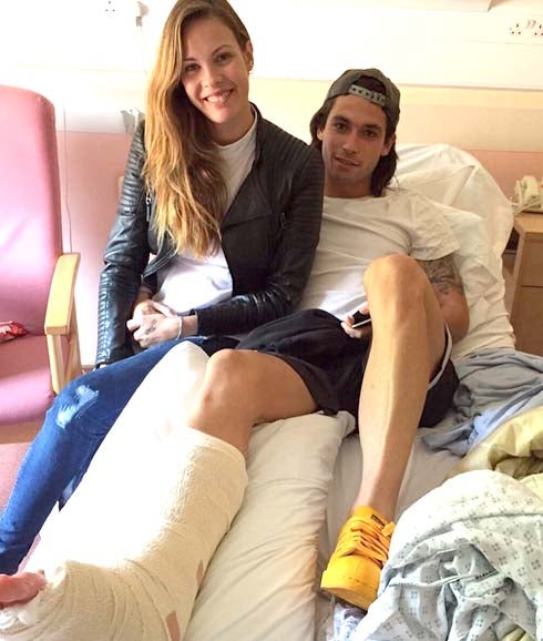 Jessica Bueno, convertida en el chófer de Jota Peleteiro