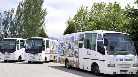 Los bibliobuses visitarán este curso 132 localidades y 71 colegios de la provincia