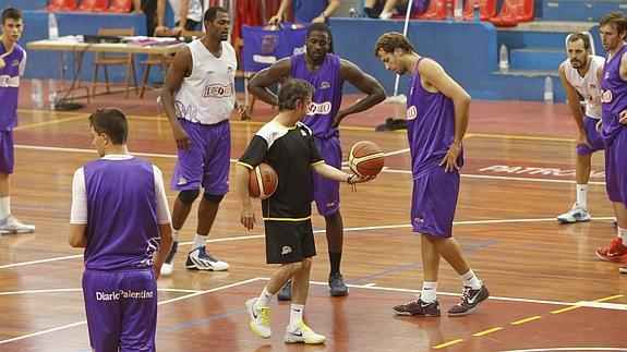 El Quesos Cerrato gana con comodidad su primer partido de la pretemporada