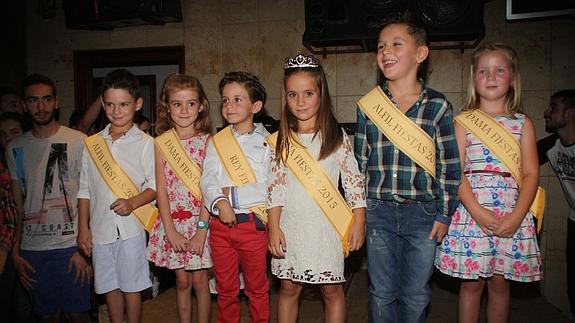 Gabriel de la Calle y Carla Segovia, reyes infantiles de las fiestas
