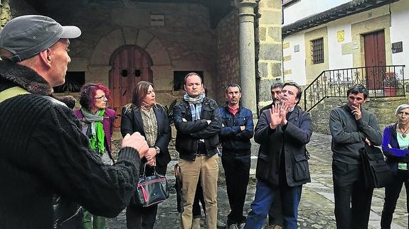 Muestran en Mogarraz la problemática que afecta a la arquitectura tradicional
