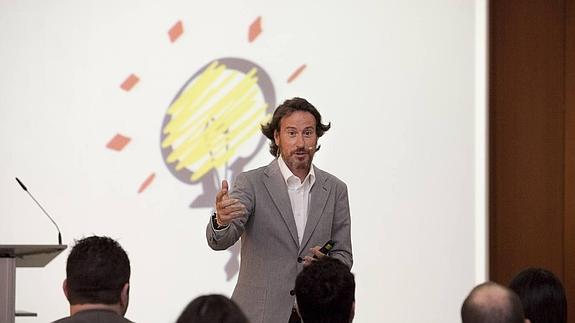 Caja España-Duero organiza un ciclo de siete conferencias con Víctor Kuppers