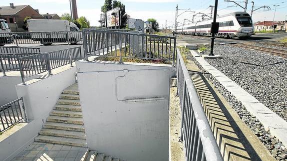 Los Tres Pasos se cerrarán al paso de coches en la madrugada del lunes