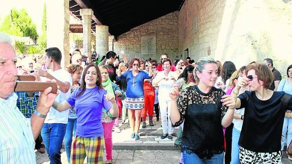 Danzas a la Virgen de Garón