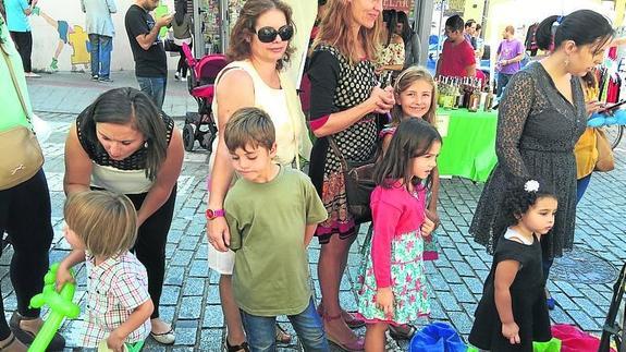 Orgullo festivo en el mítico Barrio del Oeste