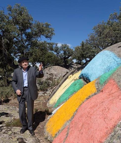 El color de Agustín Ibarrola inunda un centenar de piedras en plena naturaleza