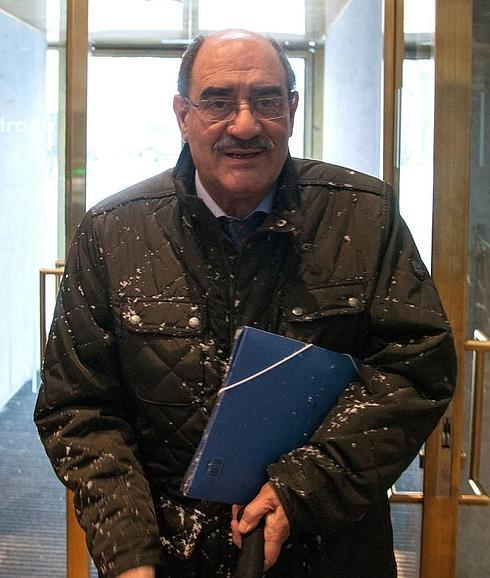 Martín Pascual acepta un año de cárcel y ocho de inhabilitación por el caso de la rotonda