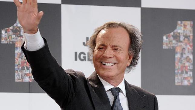 Julio Iglesias ve con buenos ojos la relación de Isabel Preysler con Mario Vargas Llosa