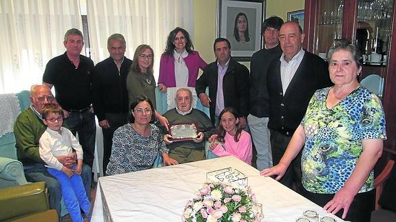 Tarazona de la Guareña rinde homenaje a Luciano Sánchez, su vecino más longevo
