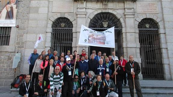Más de un centenar de peregrinos en la tercera edición de la ruta ‘De la cuna al sepulcro’