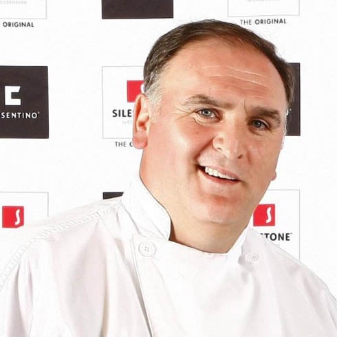 El chef José Andrés demanda a Trump con ocho millones de dólares