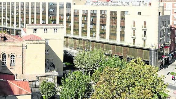 García Carbayo afirma que las licencias del Corona Sol son legales