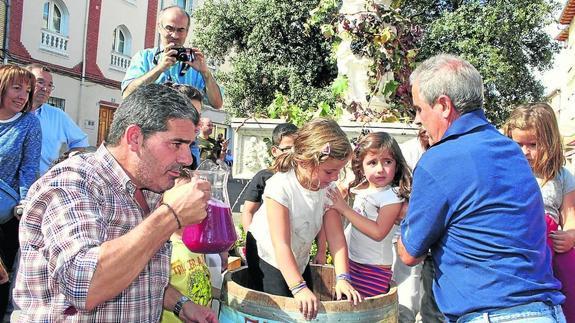 Castrillo de Don Juan vive la vendimia tradicional