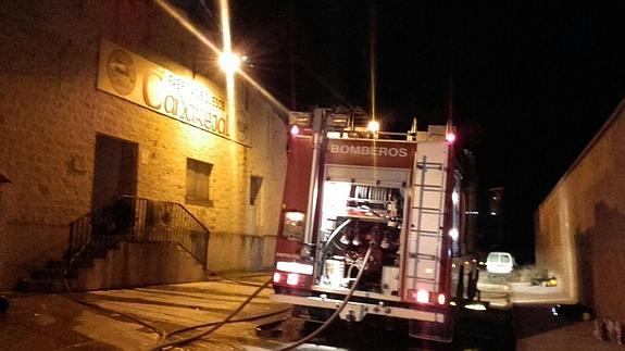 Un incendio causa graves daños en la quesería Cañarejal de la localidad vallisoletana de Pollos