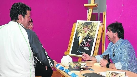El guardense Miguel Coya presenta su último libro