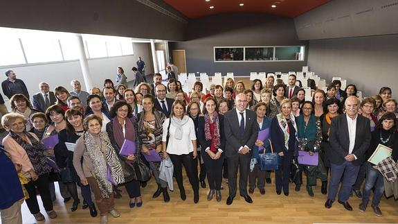 La Diputación diseña un plan para mejorar el empleo de la mujer rural en la provincia