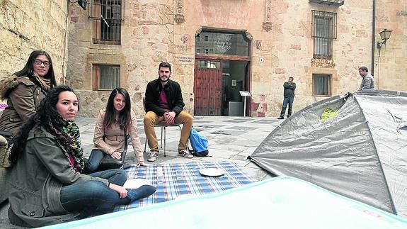 Stop Desahucios carga contra «las medidas de caridad» del alcalde