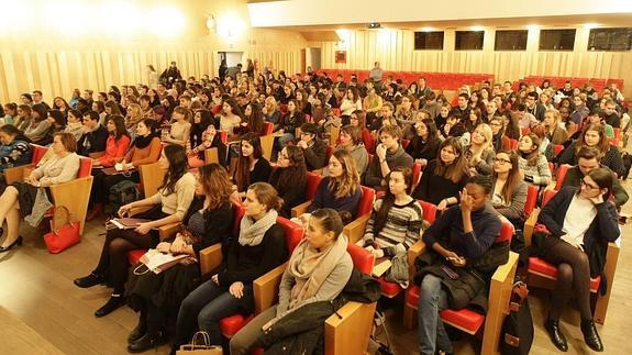 Un informe recomienda a las universidades de la región volcarse en los estudiantes extranjeros