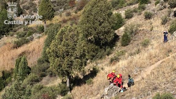 Rescatada una mujer herida durante la romería de San Frutos