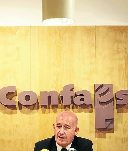 Mesonero deja la presidencia de Confaes y convoca elecciones