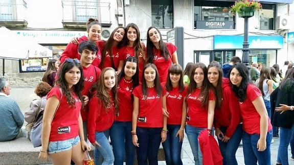 La peña 2punto2 ganadora del concurso La Peña en Fiestas organizado por Campofrío