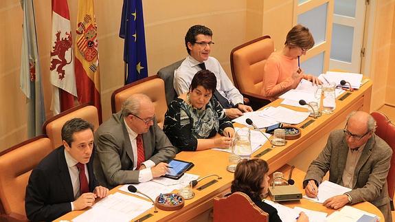La oposición en bloque exige al equipo de gobierno el plan de viabilidad del CAT