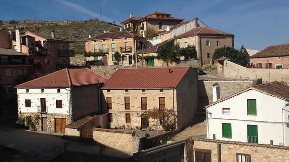 Seis pueblos de Segovia necesitan abastecerse con cisternas o botellas por problemas de agua