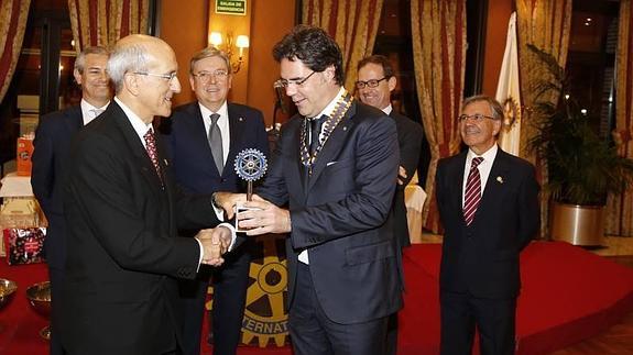 El Rotary Club premia a Michelin por su compromiso con la ciudad