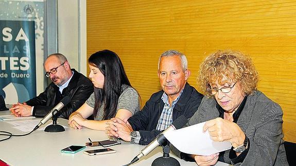 El poeta navarro Javier Alfaro gana el certamen literario de Laguna