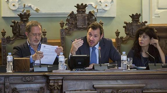 El pleno de Valladolid aprueba la bajada del sueldo del alcalde